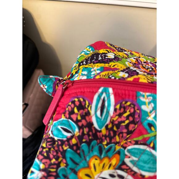 Vera Bradley Bag Red Multi Floral Quilted Duffle Weekender Travel Bag - Picture 11 of 14